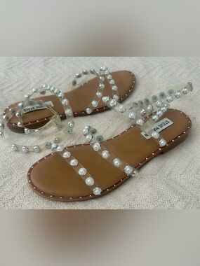 Steve Madden Travel Flat slide sandal clear straps and pearl studs Size 7